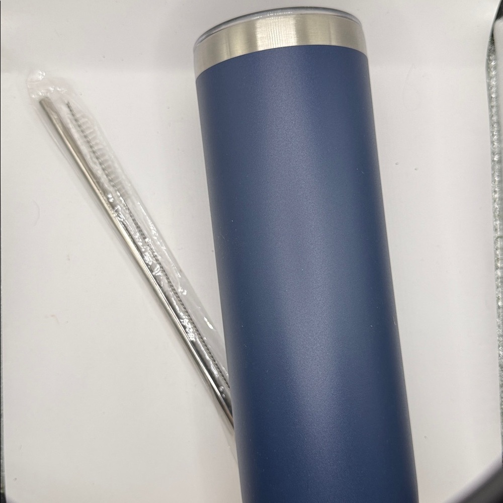 Navy Blue Stainless Steel 20 oz Tumbler with Clear Lid, reusable straw/brush - Picture 3 of 5